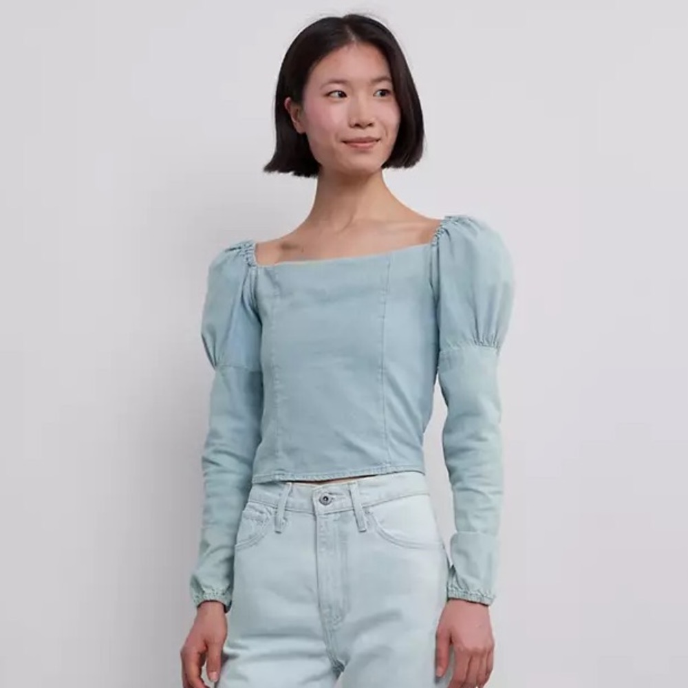 Levi’s women’s puff blouse